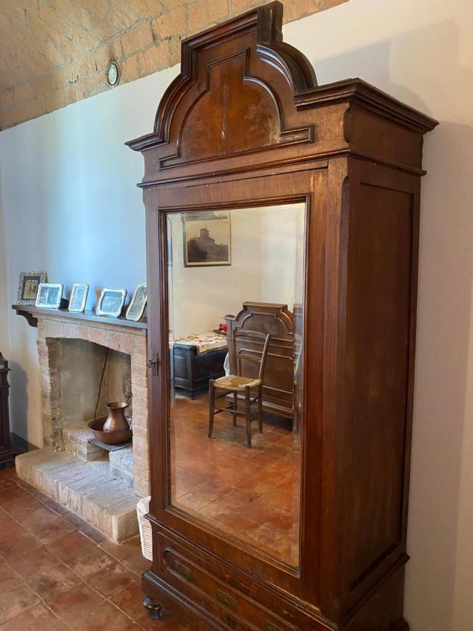 Hostal Torre Colombaia Salsomaggiore Terme Exterior foto