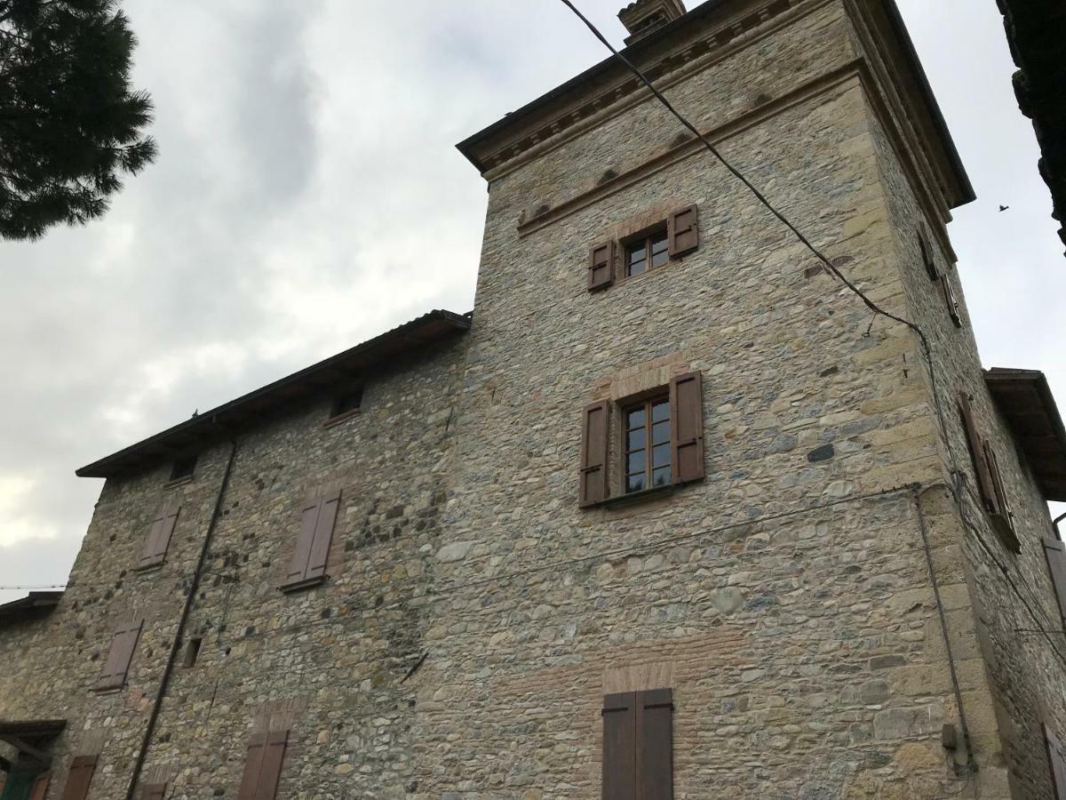 Hostal Torre Colombaia Salsomaggiore Terme Exterior foto