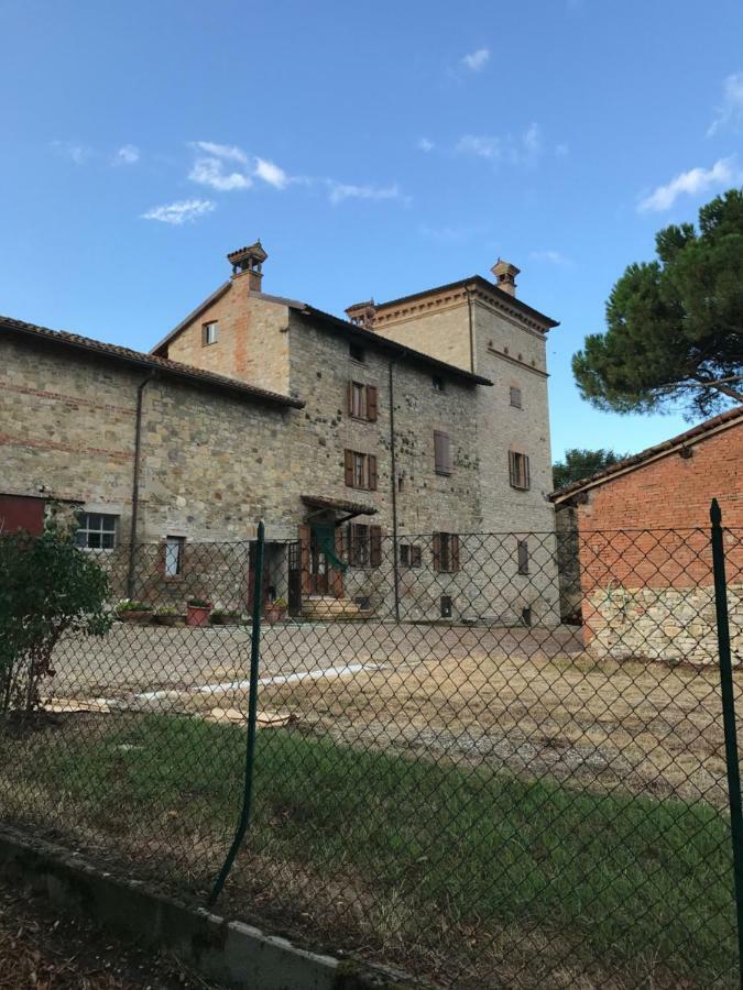 Hostal Torre Colombaia Salsomaggiore Terme Exterior foto